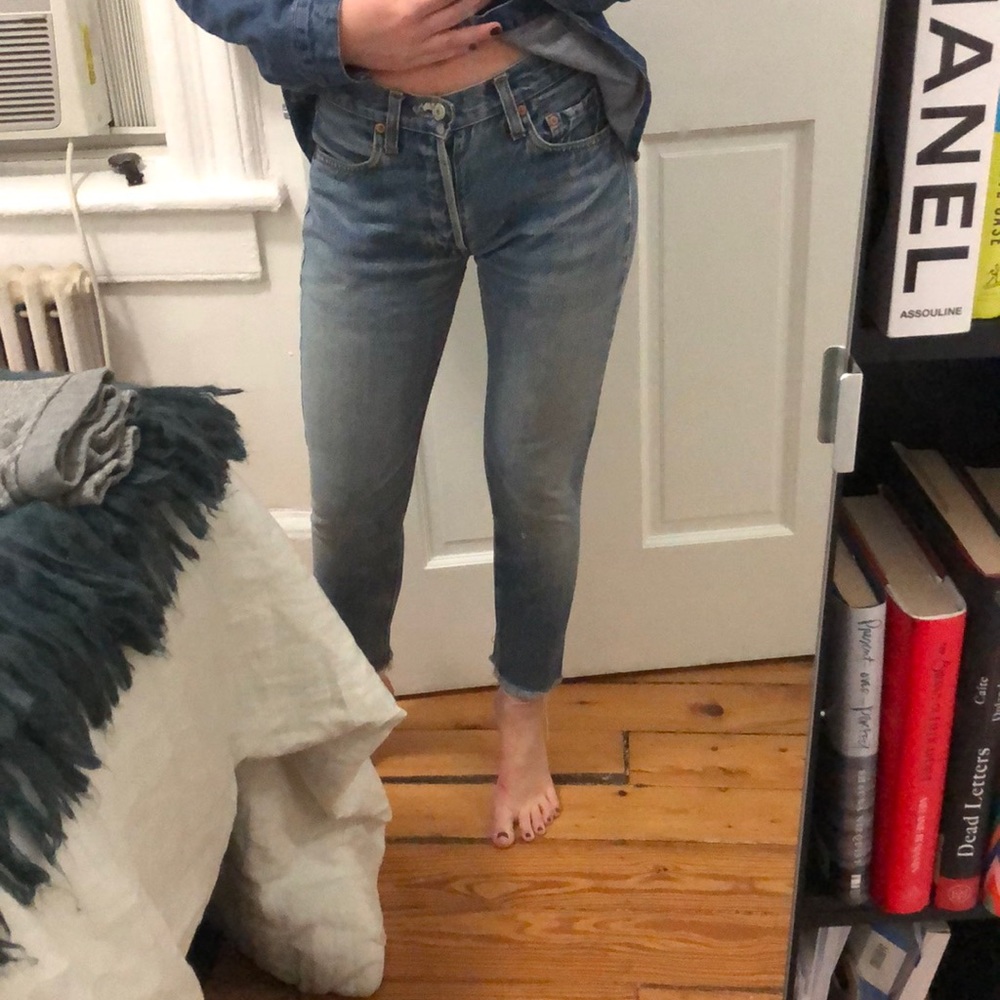 *SOLD* PRICE DROP!! Medium wash Levi’s